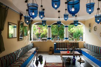 Hotel Lounge