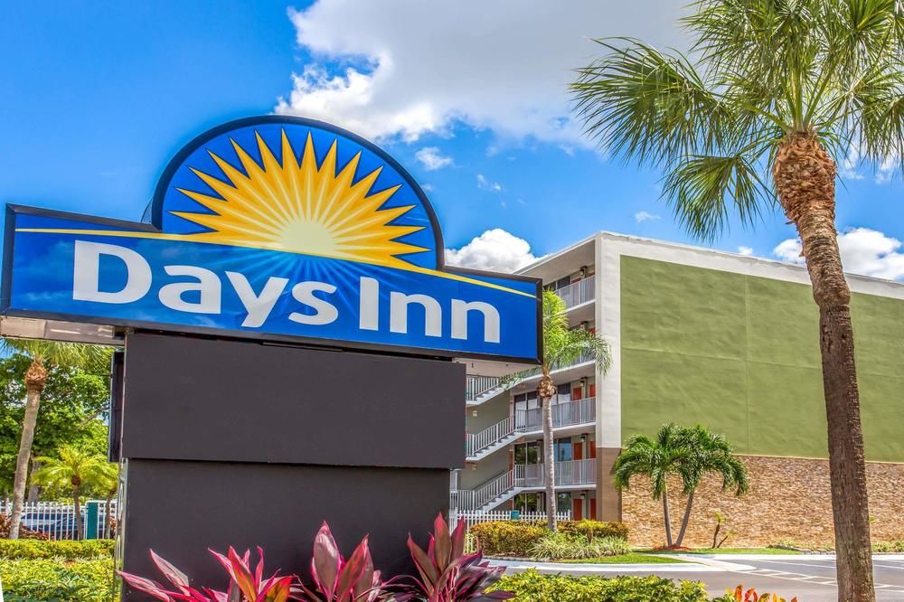 Days Inn by Wyndham Fort Lauderdale Airport Cruise Port image 1