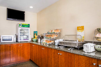 Quality Inn photo 2