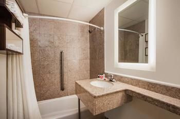Howard Johnson Express Inn Bronx photo 4