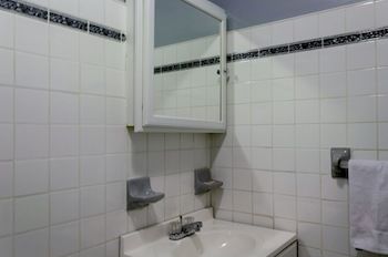 Uptown Manhattan Deluxe Apartments photo 4
