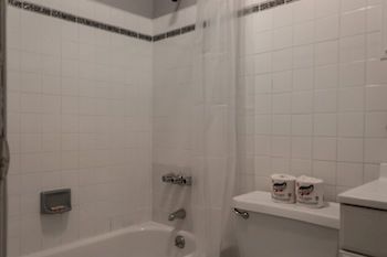 Uptown Manhattan Deluxe Apartments photo 2
