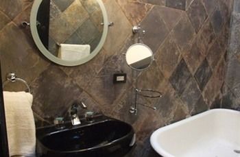 Sugar Hill Suites photo 5