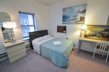 East 55th Apartments photo 4