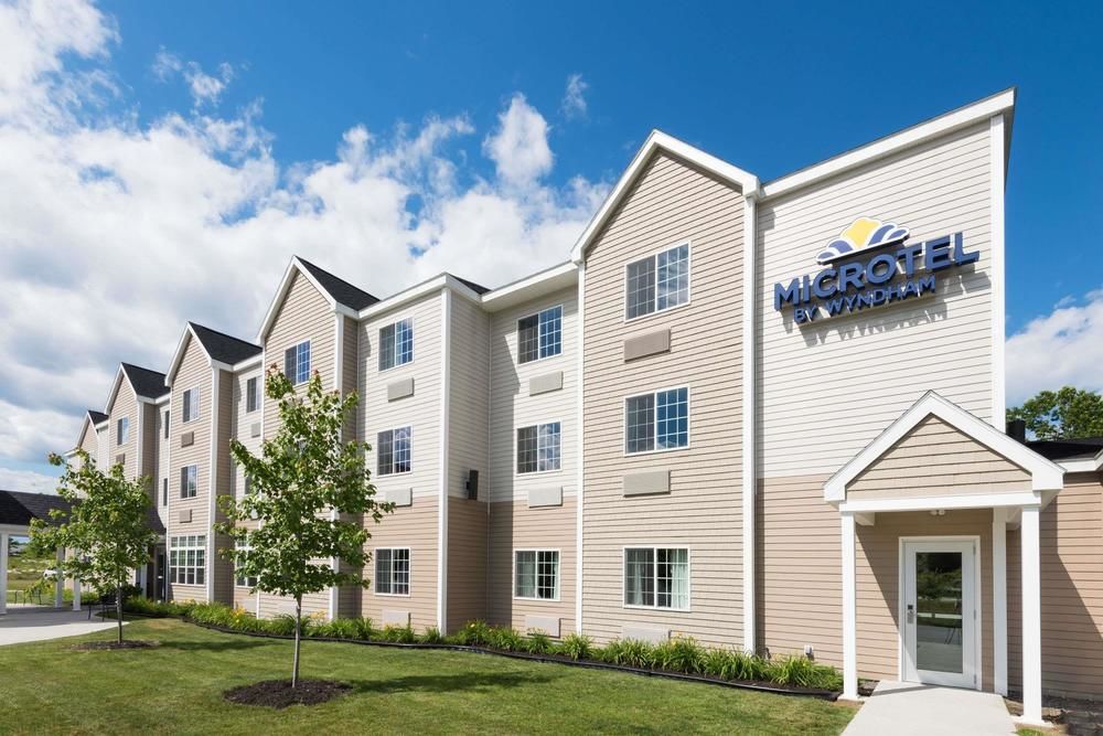 Microtel Inn & Suites Windham image 1