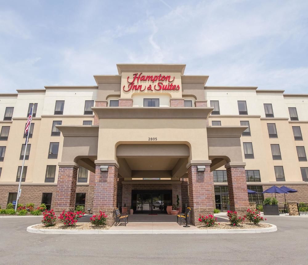 Hampton Inn & Suites - Pittsburgh/Harmarville PA image 1