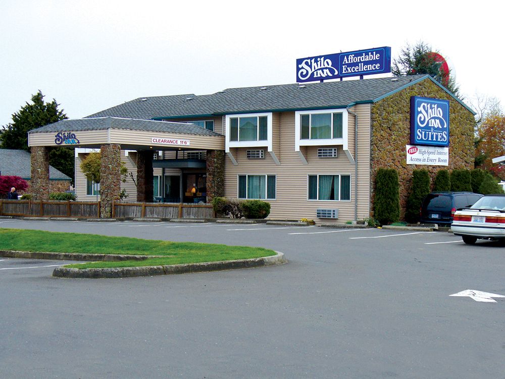 Red Lion Inn & Suites Vancouver image 1
