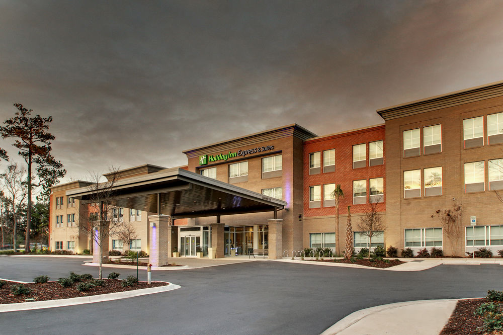 Holiday Inn Express & Suites Charleston NE Mt Pleasant US17 image 1