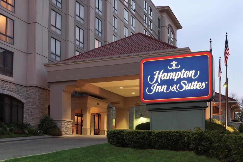 Hampton Inn & Suites Country Club Plaza image 1