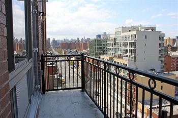 Empire 120 photo 3