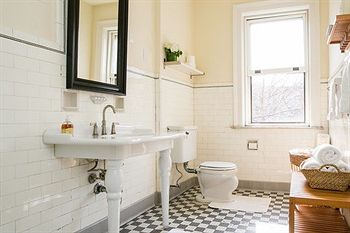 Lefferts Manor photo 5