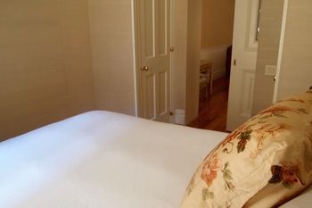 Herrick Guest Suites 74th Street Apartment photo 3