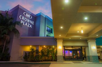 Crowne Plaza COSTA MESA ORANGE COUNTY - Tap to explore photos