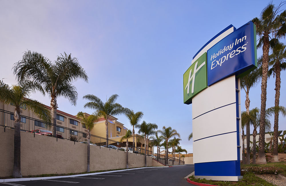 Holiday Inn Express San Diego South - National City image 1