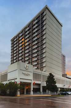 DoubleTree by Hilton Hotel Tallahassee - Tap to explore photos