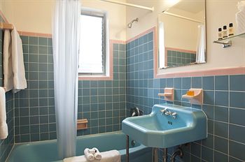 Richmond Suites photo 2