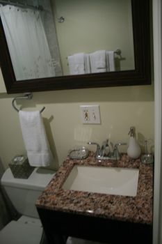 Roscoe Village Guesthouse photo 5