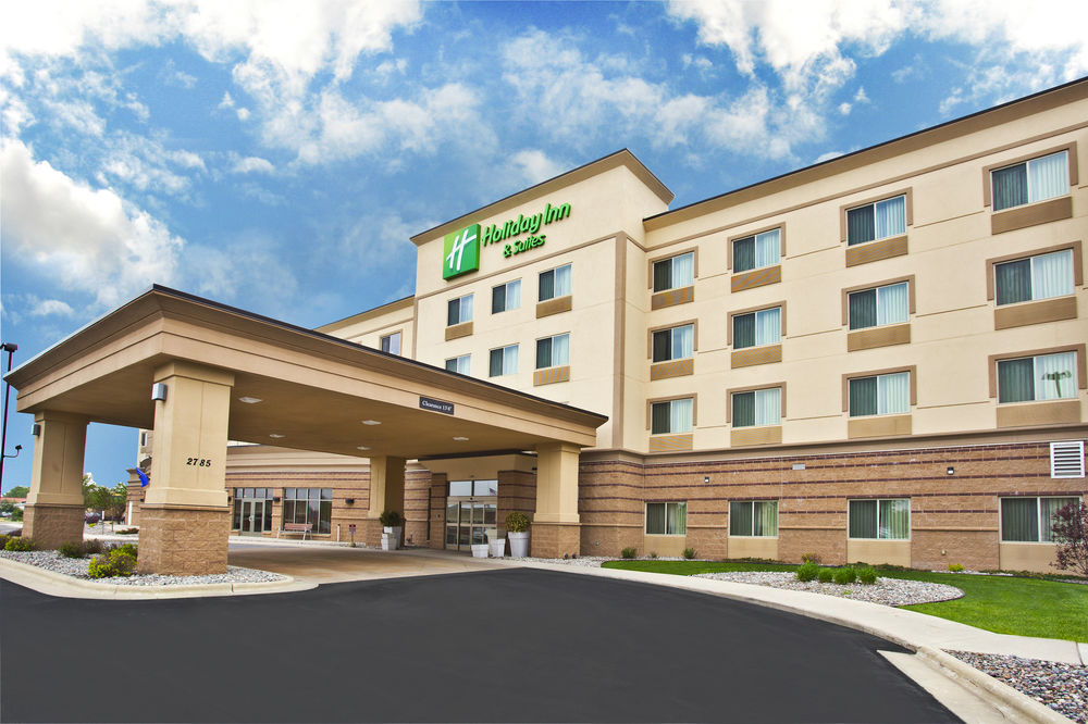 Holiday Inn & Suites Green Bay Stadium an IHG Hotel image 1