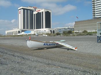Superlodge Atlantic City Absecon - Tap to explore photos
