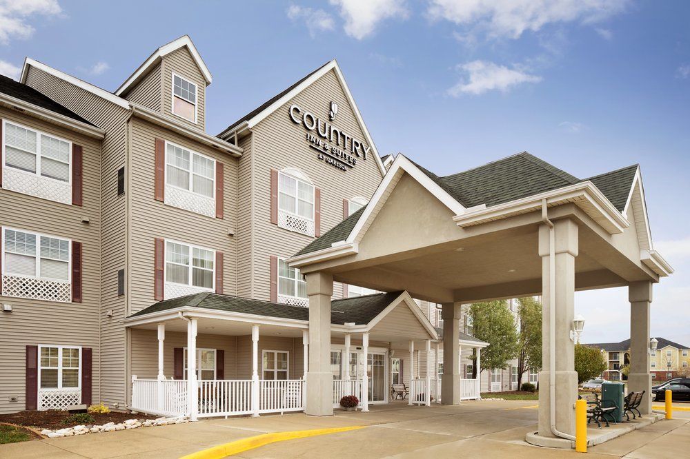 Country Inn & Suites by Radisson Champaign North IL image 1