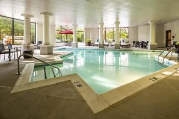DoubleTree by Hilton Largo-Washington DC - Tap to explore photos