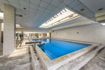 DoubleTree by Hilton Canton Downtown - Tap to explore photos
