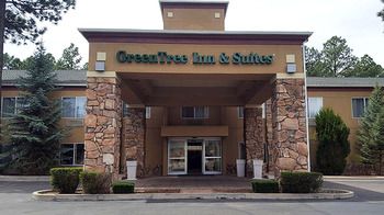 GreenTree Inn & Suites Pinetop image 1