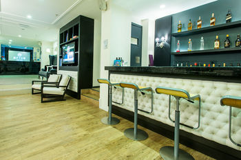 Hotel Bar