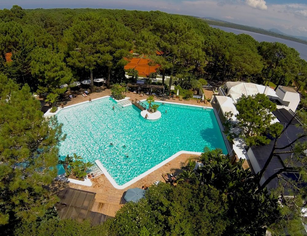 Hotel del Lago Golf & Art Resort Punta Ballena 푼타발레나 Uruguay thumbnail