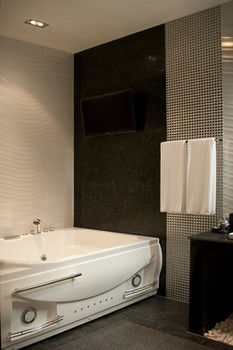 Jetted Tub