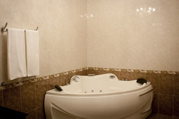 Jetted Tub