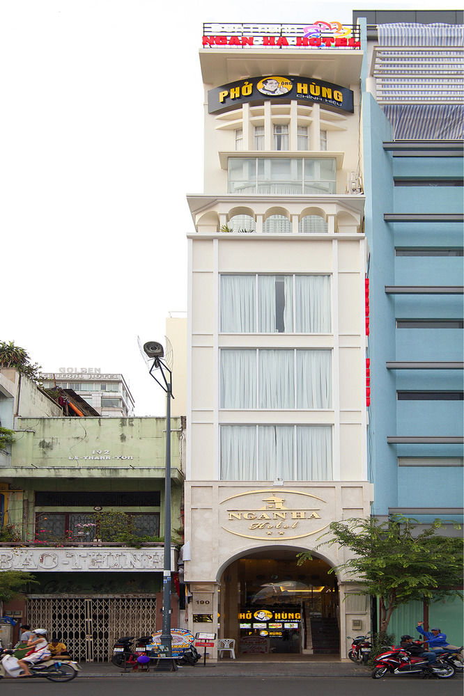 Ngan Ha Hotel image 1