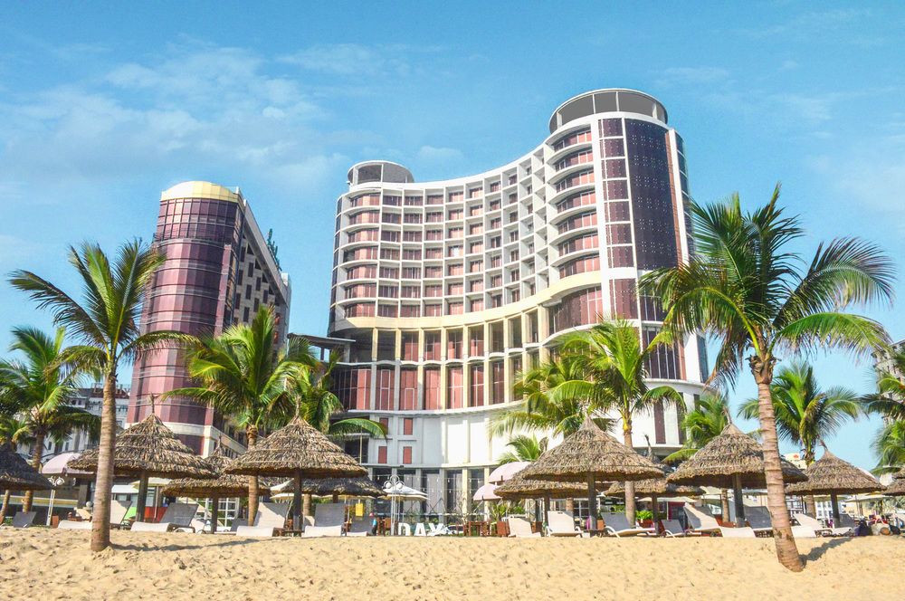 Holiday Beach Danang Hotel & Resort グーハインソン区 Vietnam thumbnail