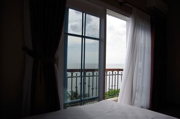 Ngoc Chau Hotel - Tap to explore photos