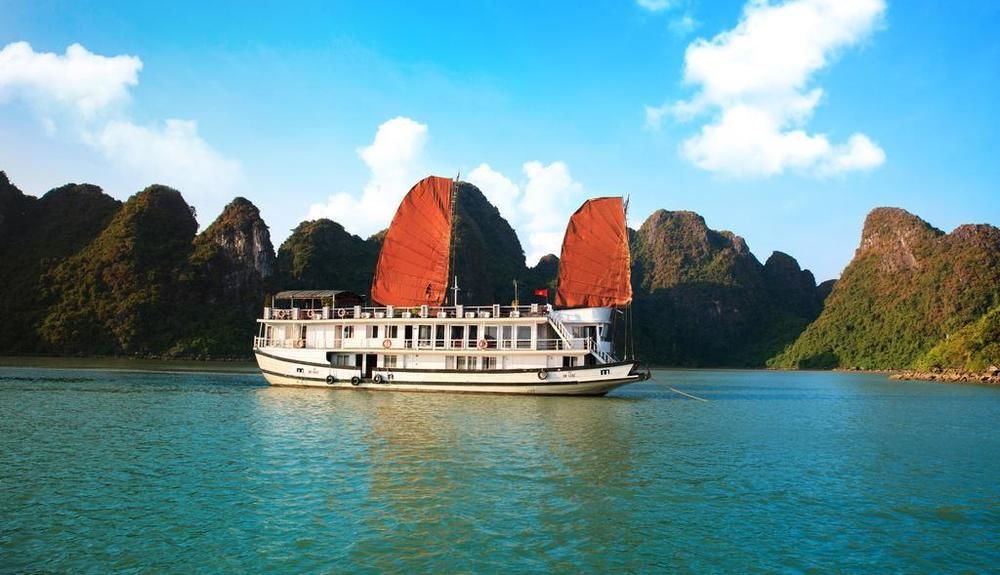 Halong Apricot Legend Cruise Tuan Chau Vietnam thumbnail