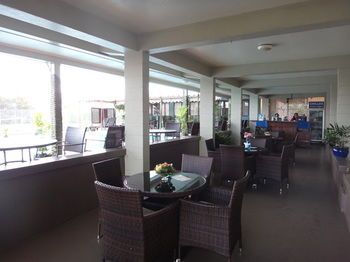 Poolside Bar