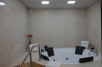 Jetted Tub
