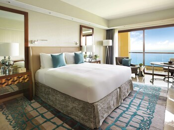 Fairmont Ajman Room Type - Deluxe Sea View King