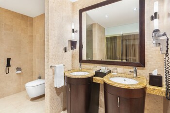 Cascade Wellness Resort - Tap to explore photos