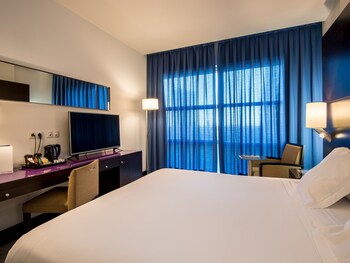 Hotel Vincci Maritimo - Tap to explore photos