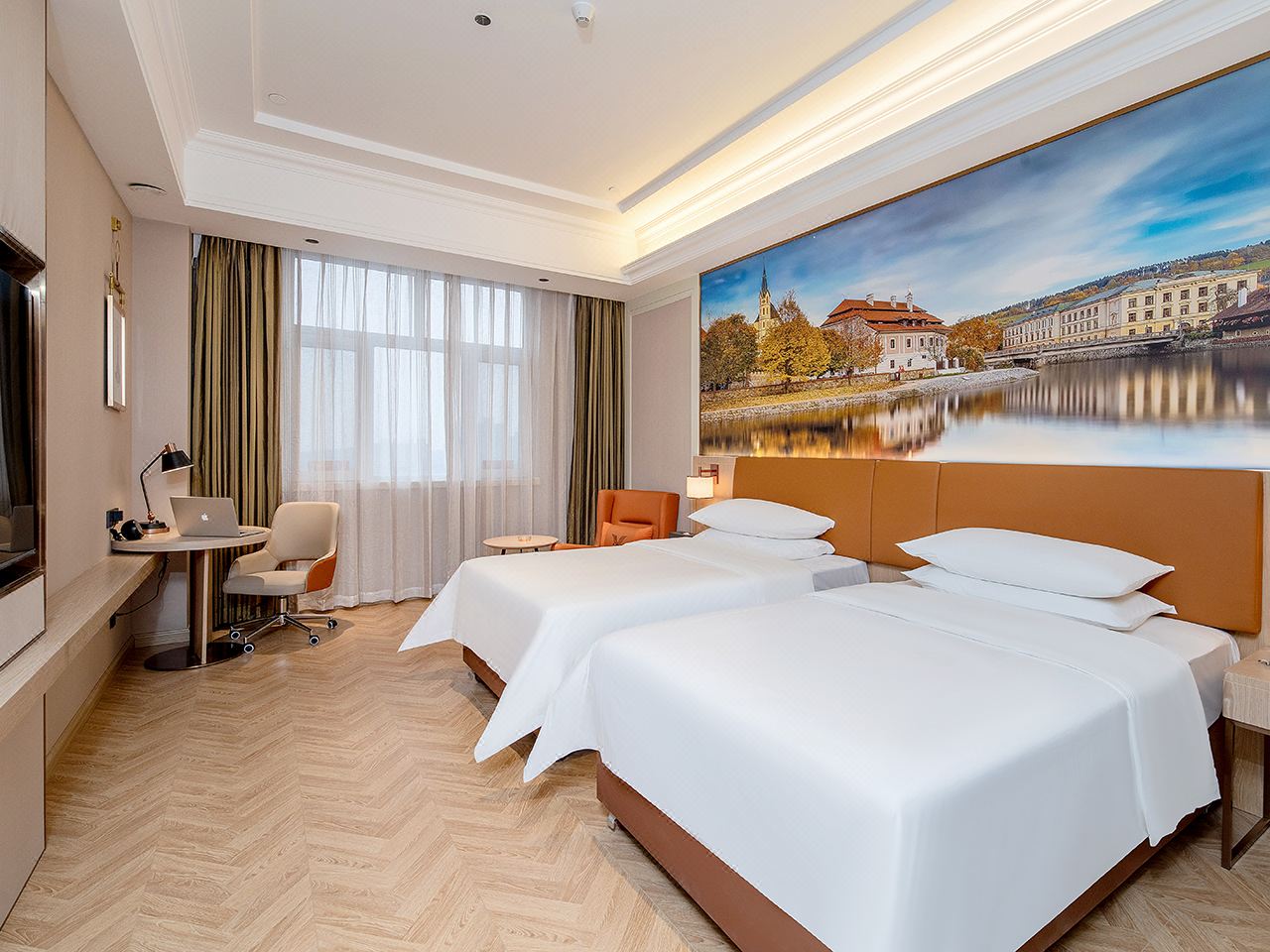 Vienna Hotel (Zhuozhou High-speed Railway Station) - Tap to explore photos