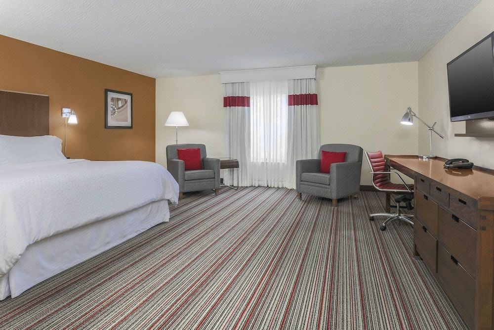 Four Points by Sheraton Bentonville - Tap to explore photos