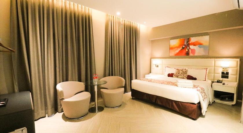 Red Hotel Cubao, Quezon City - Tap to explore photos