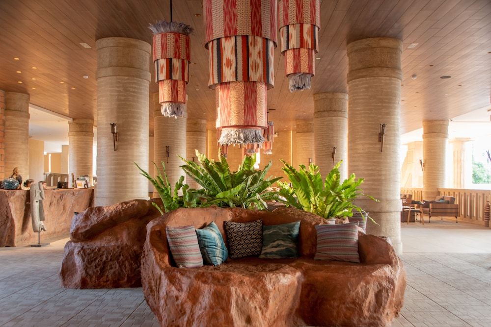 Lobby lounge:1000px