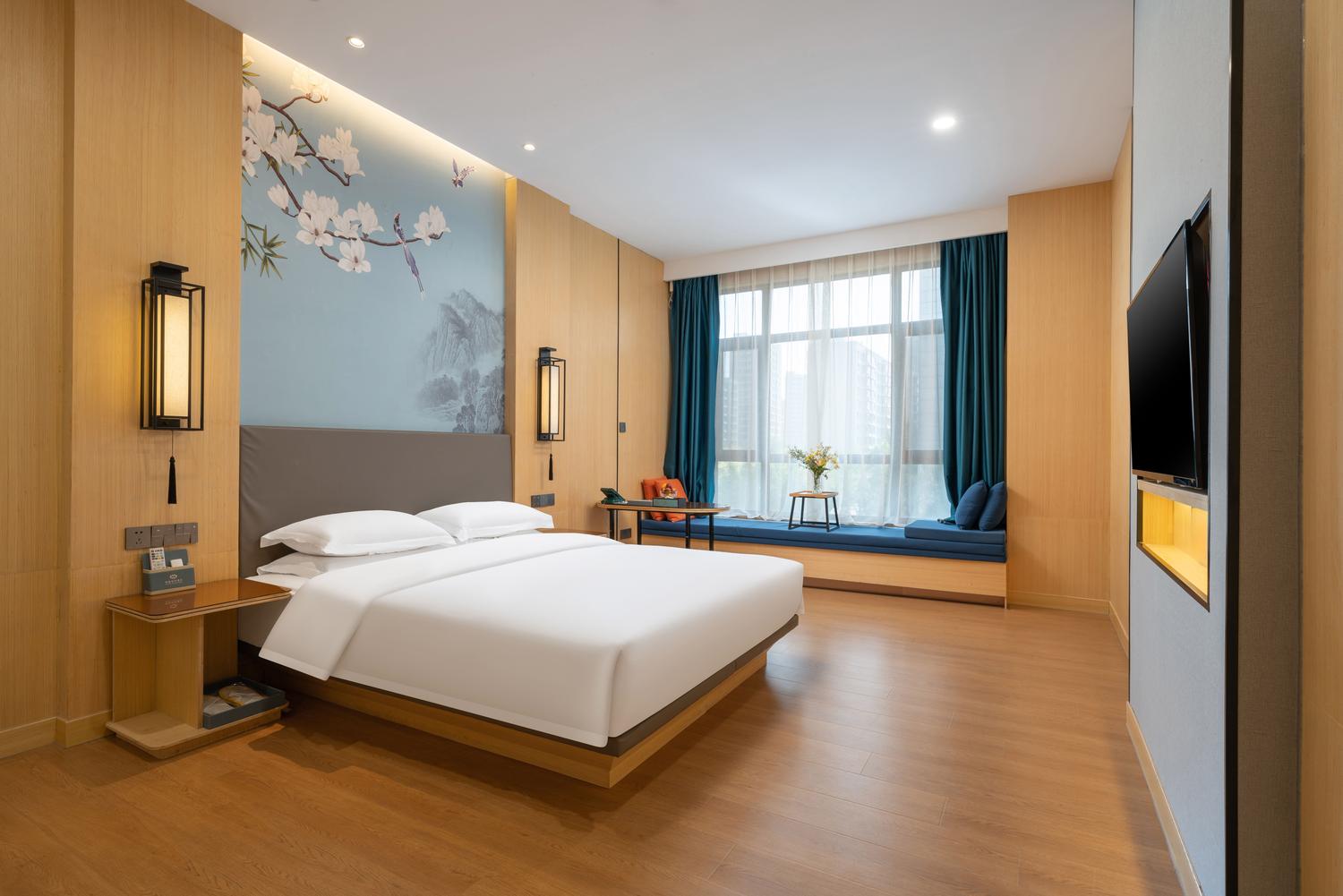 Inzone Garland Hotel Room Type - Privilege Queen Room