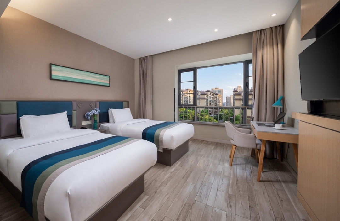Homeinn Selected Hotel (Kunming Anning Wuyue Plaza) - Tap to explore photos