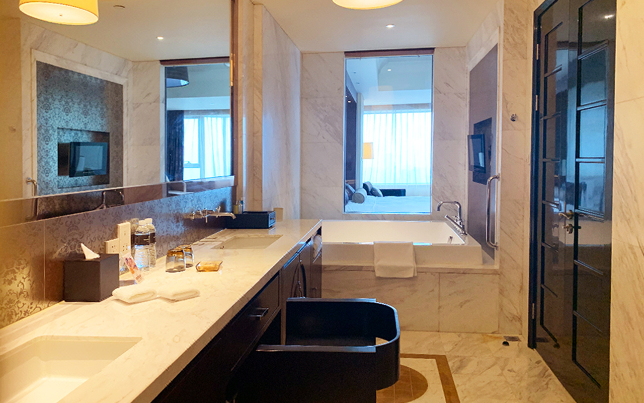 InterContinental Hotels WUXI, an IHG hotel - Tap to explore photos