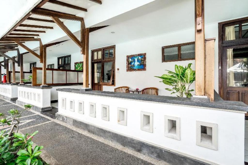 Inna Bali Heritage Hotel - Tap to explore photos