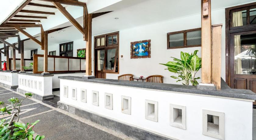 Inna Bali Heritage Hotel - Tap to explore photos