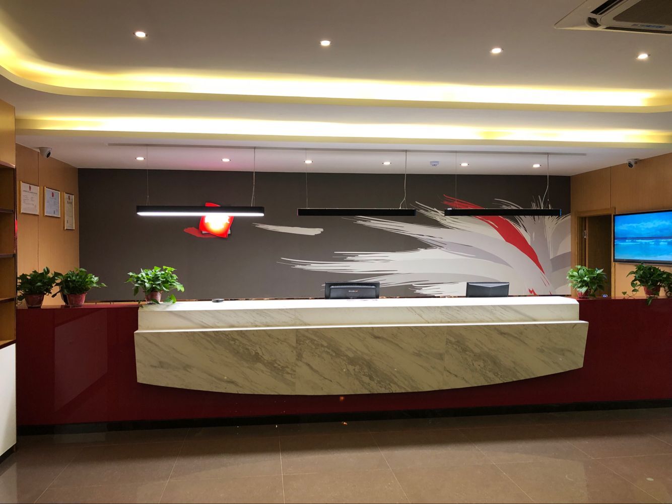 Shankee Hotel (Fengyang Bus Station) - Tap to explore photos